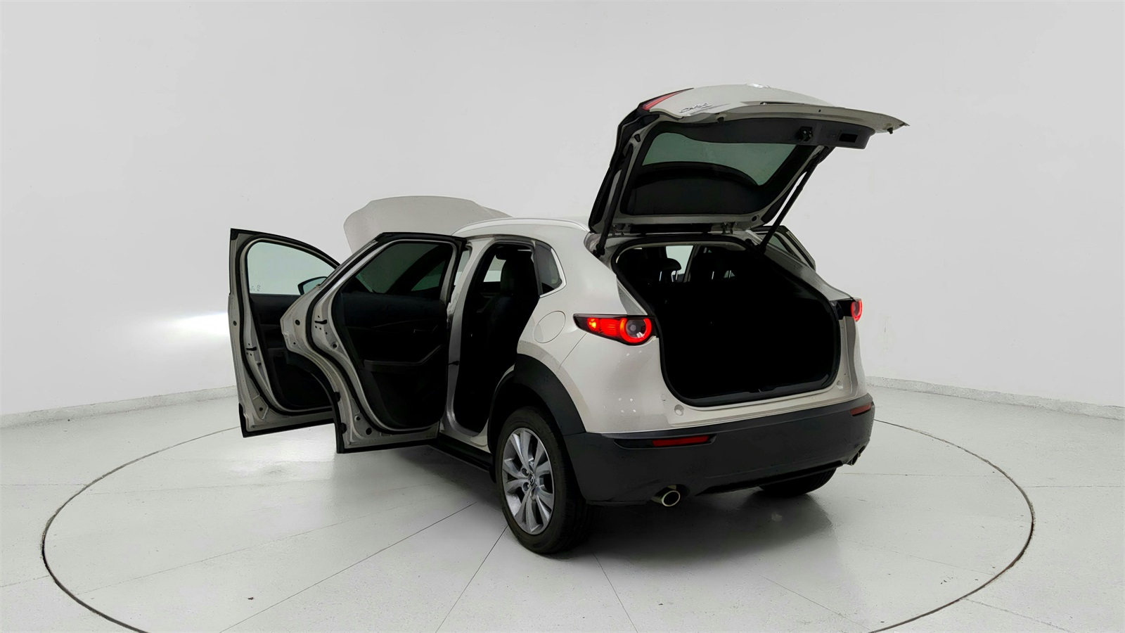 Vehicle image 16 of 43