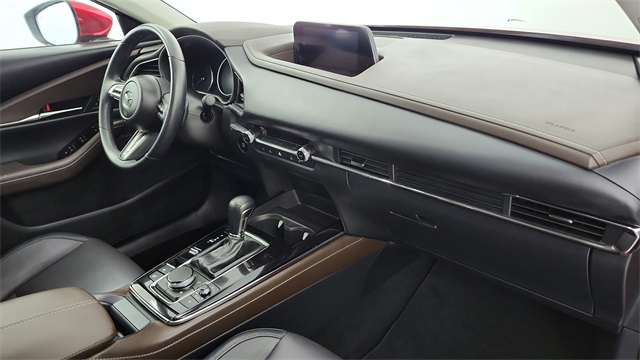 2022 Mazda CX-30 2.5 S Premium Package Image 12 of 37
