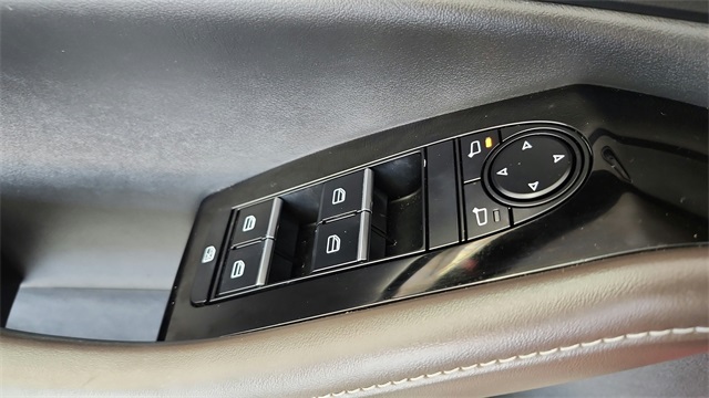 2022 Mazda CX-30 2.5 S Premium Package Image 24 of 37