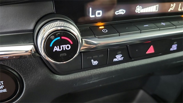 2022 Mazda CX-30 2.5 S Premium Package Image 22 of 37