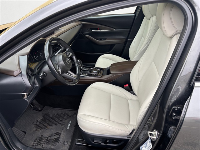 Vehicle image 9 of 27