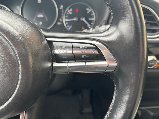Vehicle image 22 of 27