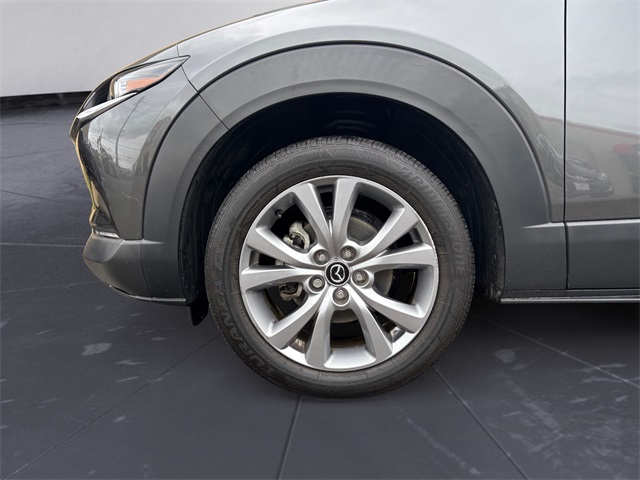 Vehicle image 14 of 27