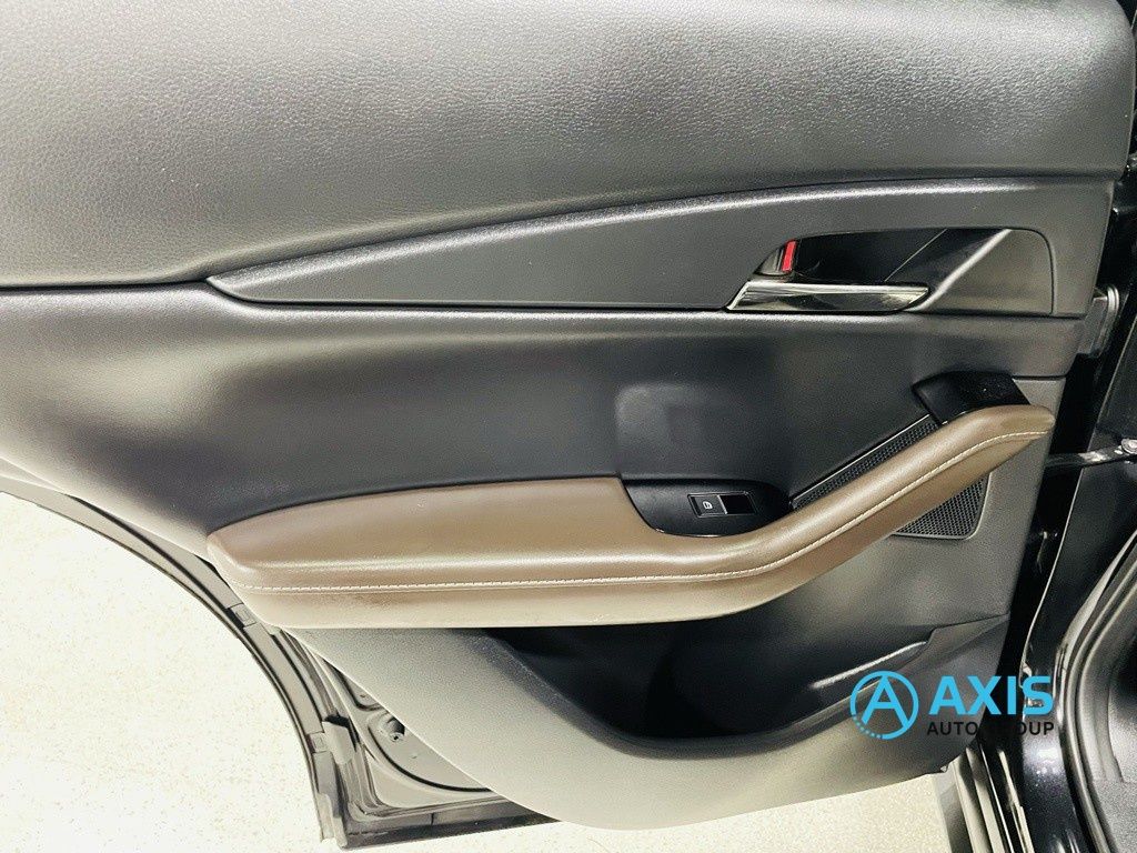 2022 Mazda CX-30 2.5 S Premium Package Image 37 of 45