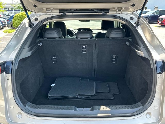 Vehicle image 8 of 30