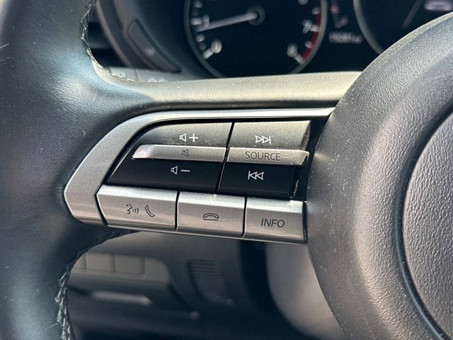 Vehicle image 27 of 30