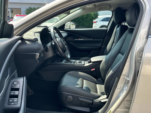Vehicle image 11 of 30