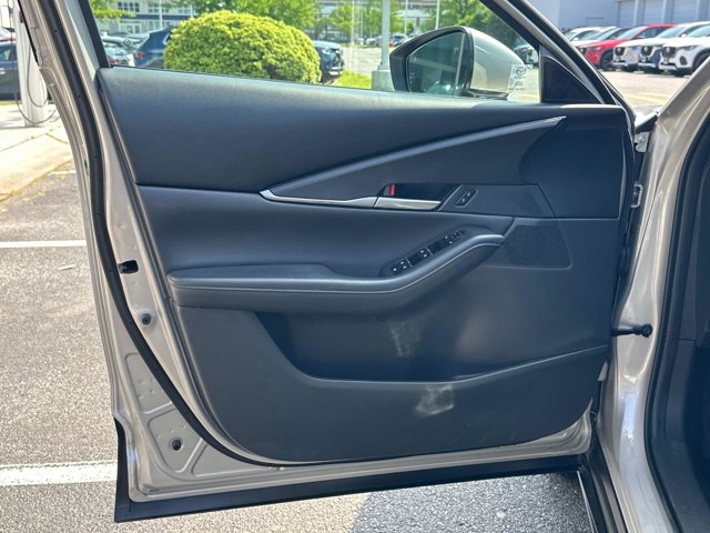 Vehicle image 19 of 30