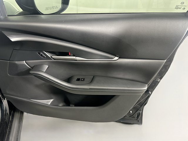 2022 Mazda CX-30 2.5 S Select Package Image 21 of 28