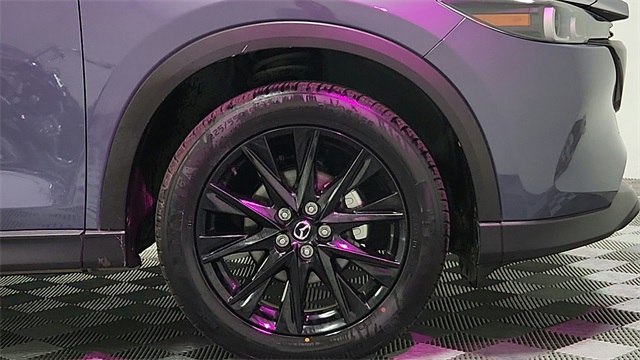 Vehicle image 11 of 26