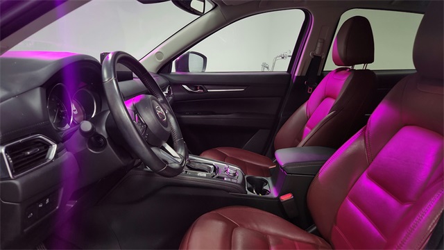 Vehicle image 24 of 26