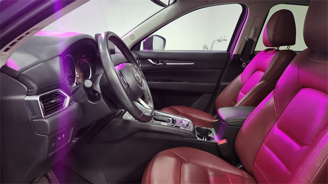 Vehicle image 16 of 26