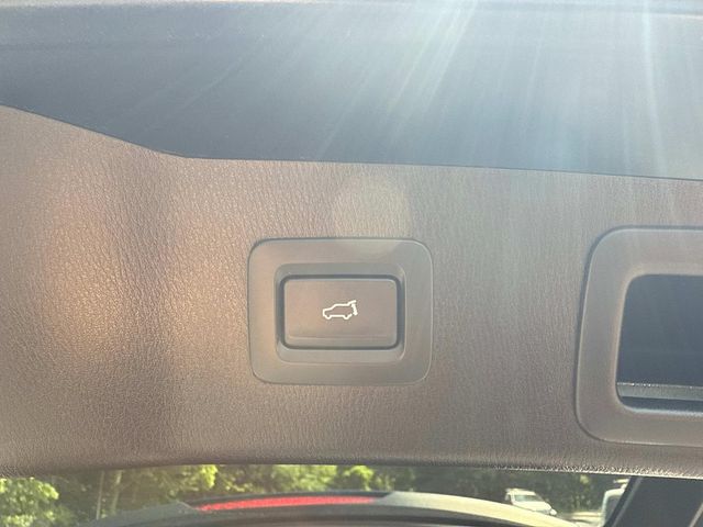 Vehicle image 24 of 43