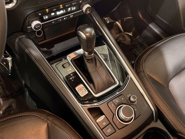 Vehicle image 16 of 28