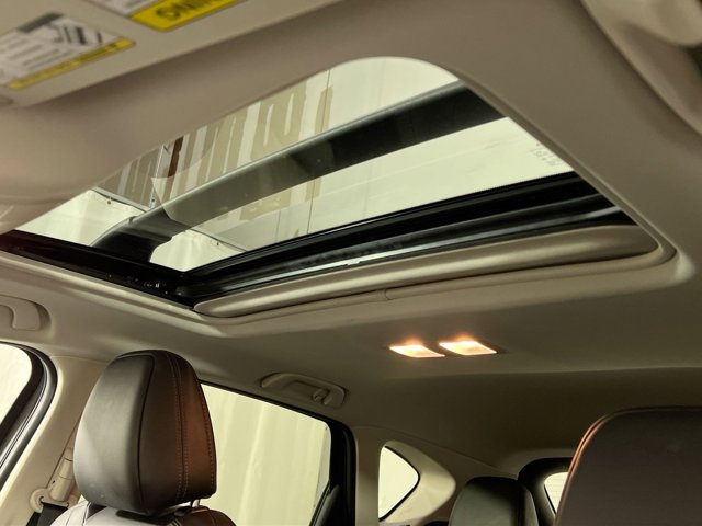 Vehicle image 20 of 28