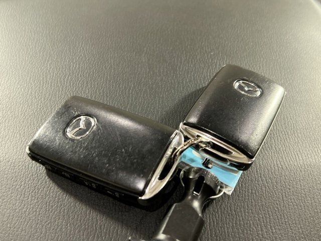 Vehicle image 18 of 28