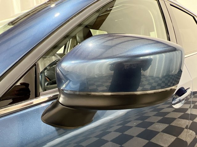Vehicle image 13 of 28