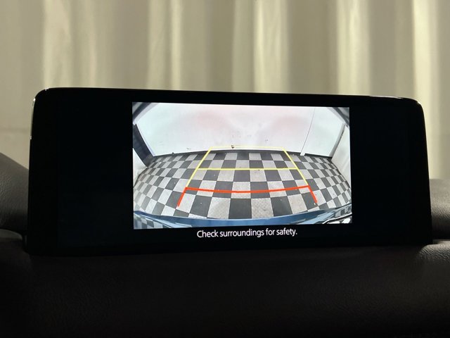 Vehicle image 27 of 28