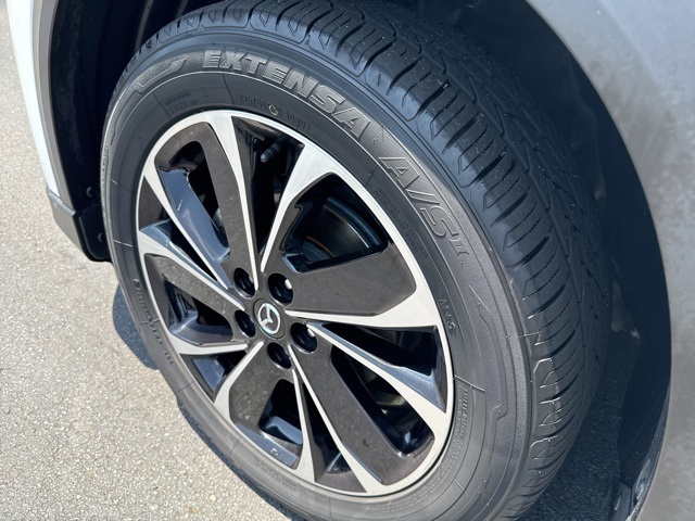 Vehicle image 11 of 39