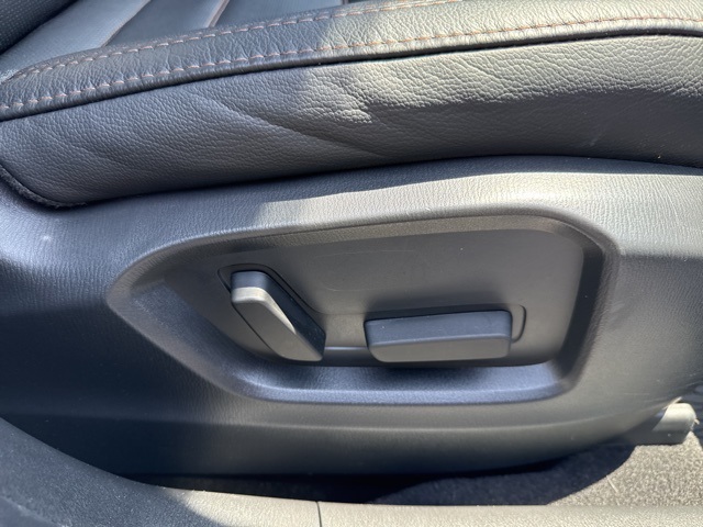 Vehicle image 37 of 39