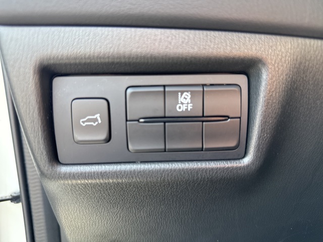 Vehicle image 31 of 39