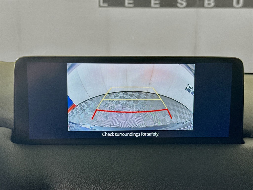 Vehicle image 21 of 33
