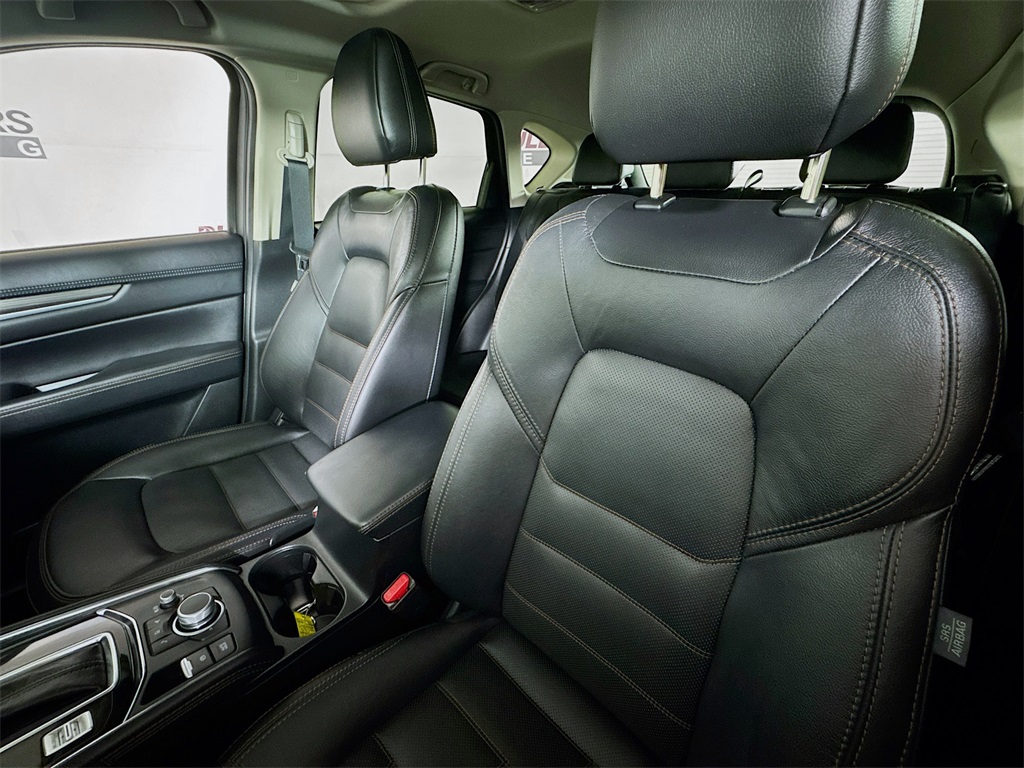 Vehicle image 13 of 33