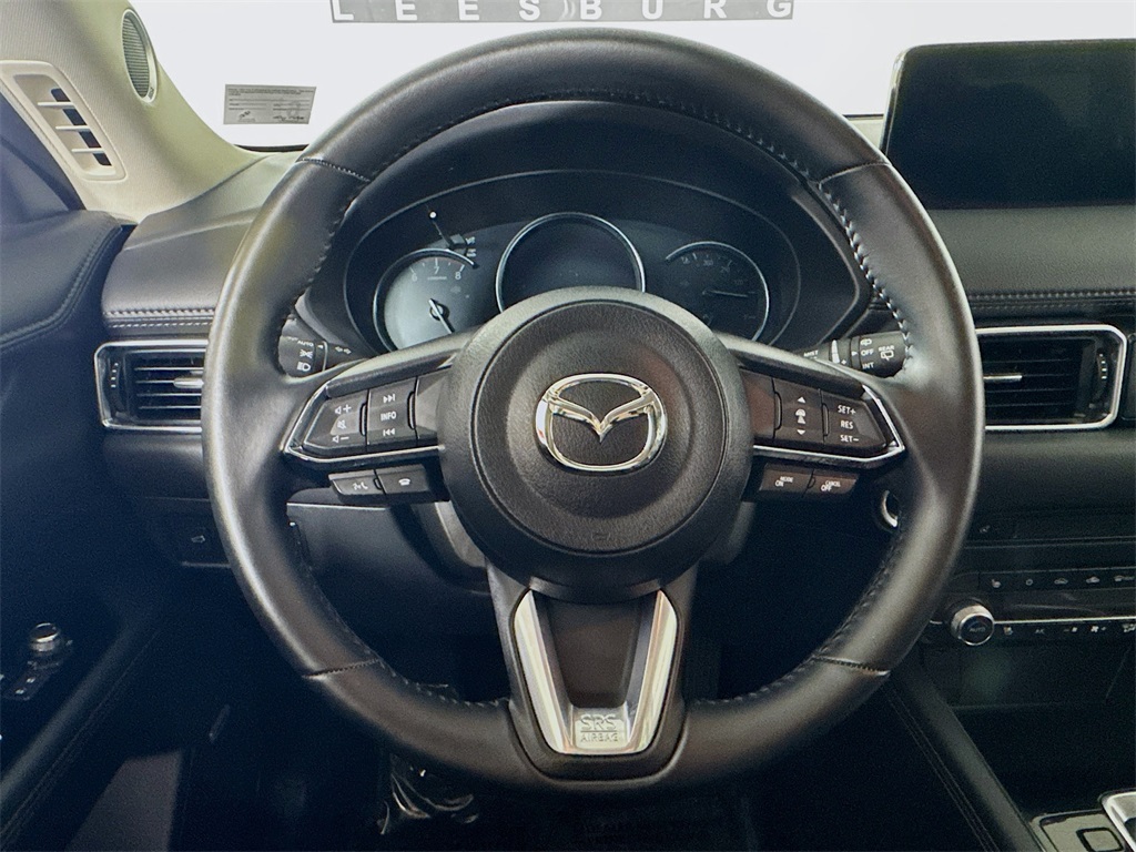 Vehicle image 26 of 33