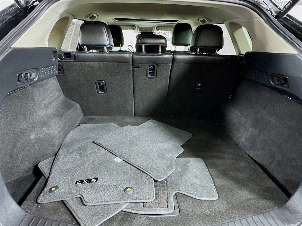 Vehicle image 11 of 33