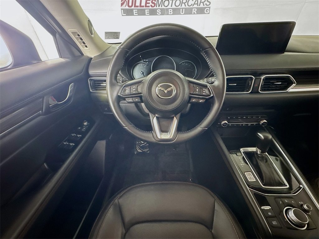 Vehicle image 18 of 33