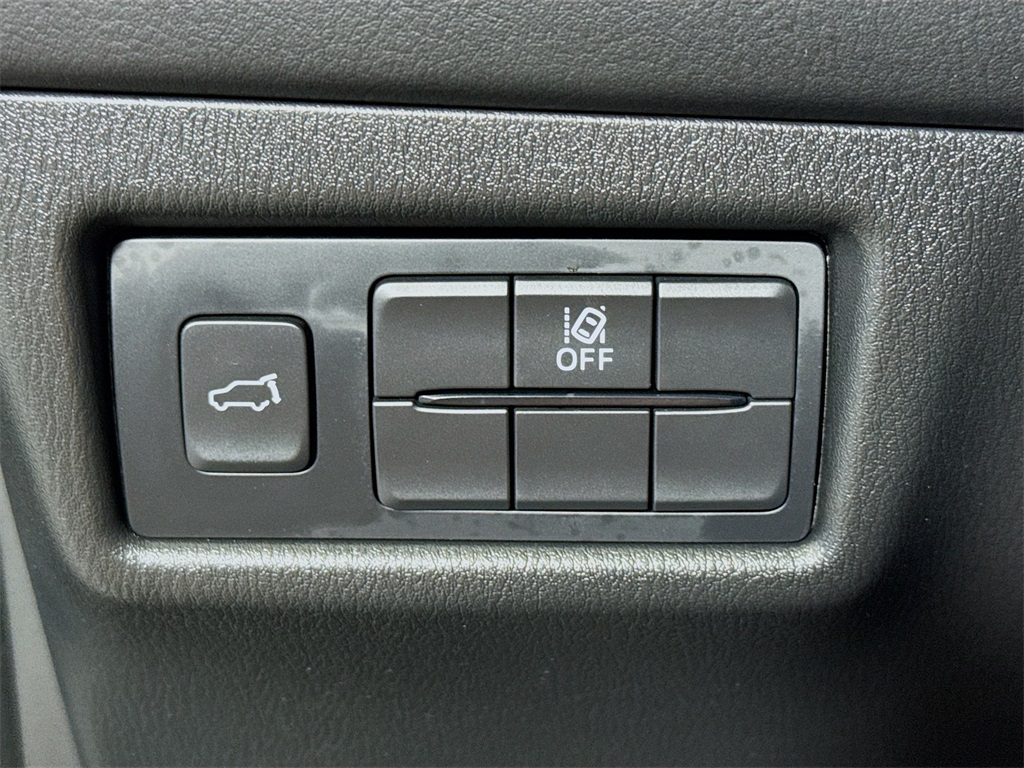 Vehicle image 32 of 33