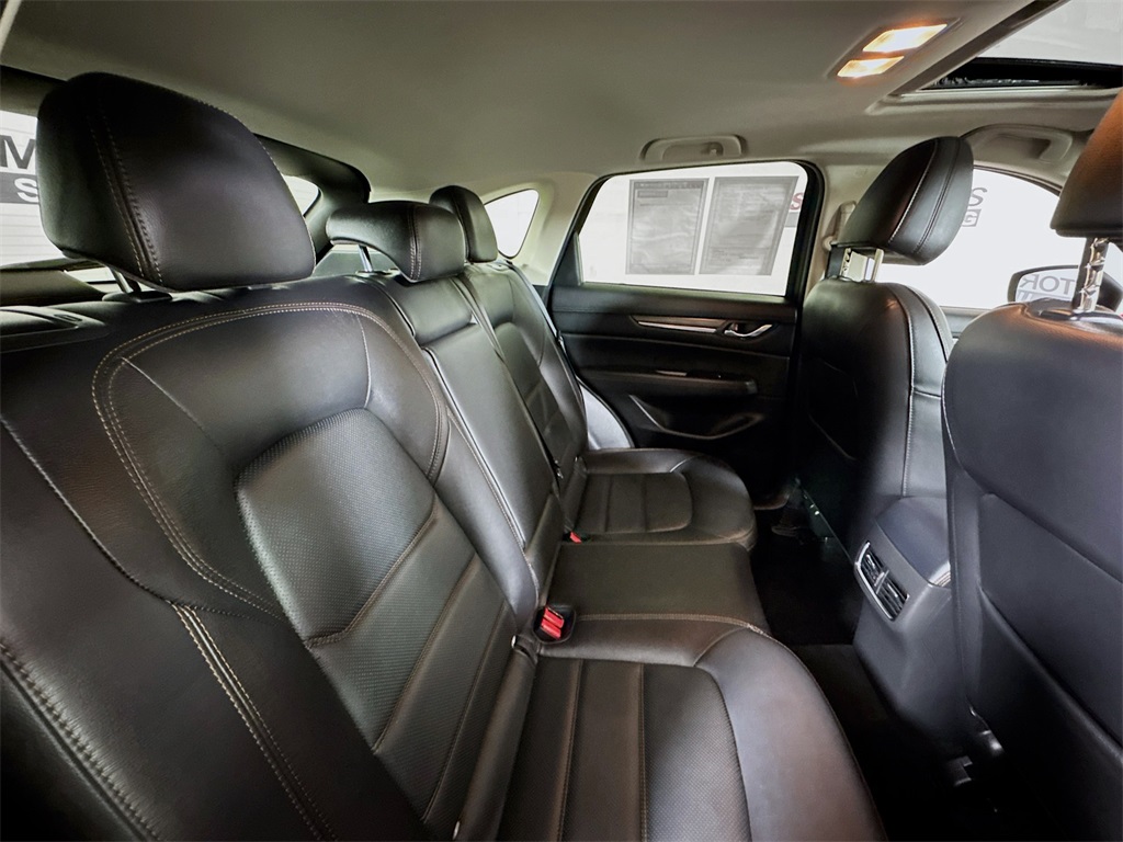 Vehicle image 12 of 33