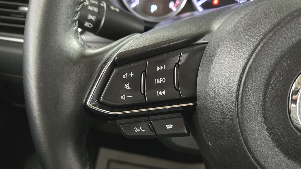 Vehicle image 11 of 31