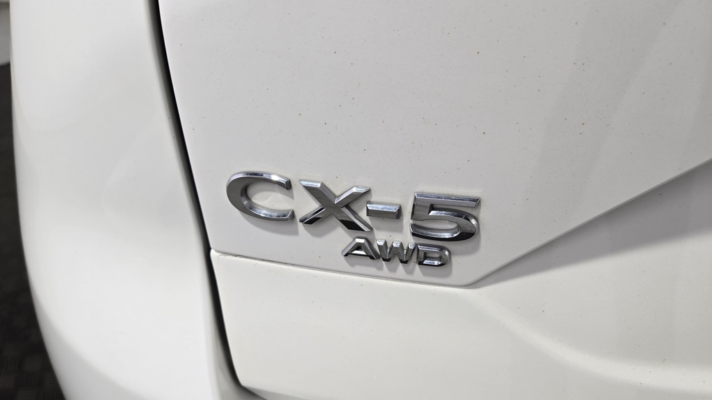 Vehicle image 25 of 31
