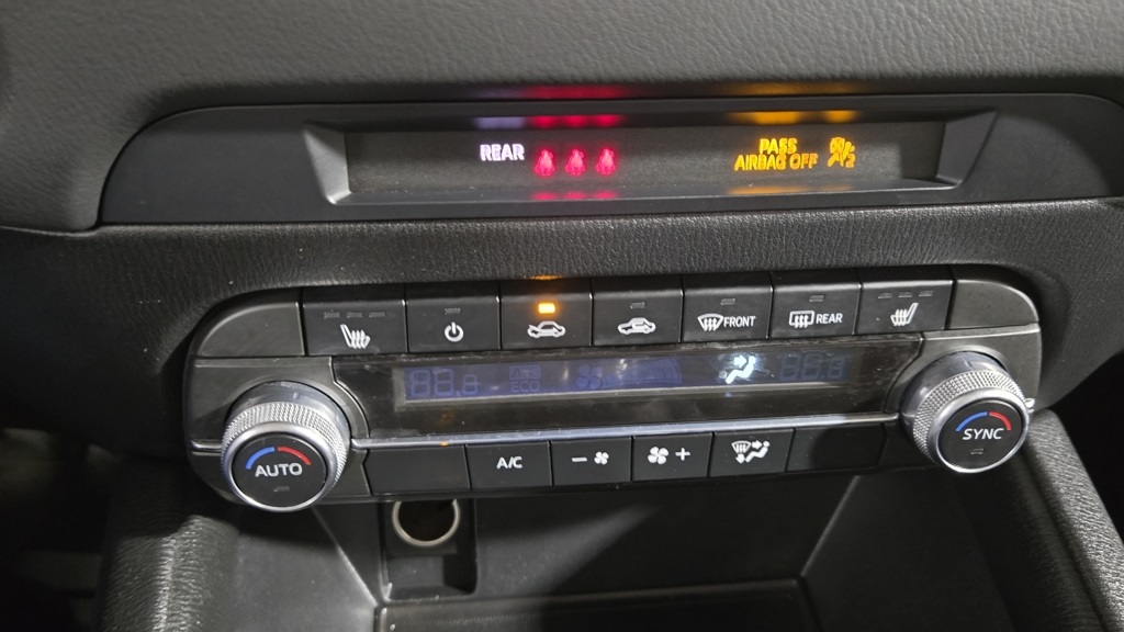 Vehicle image 14 of 31
