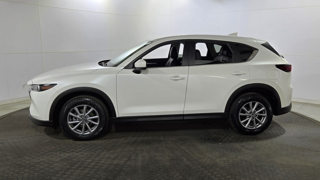 Vehicle image 8 of 31