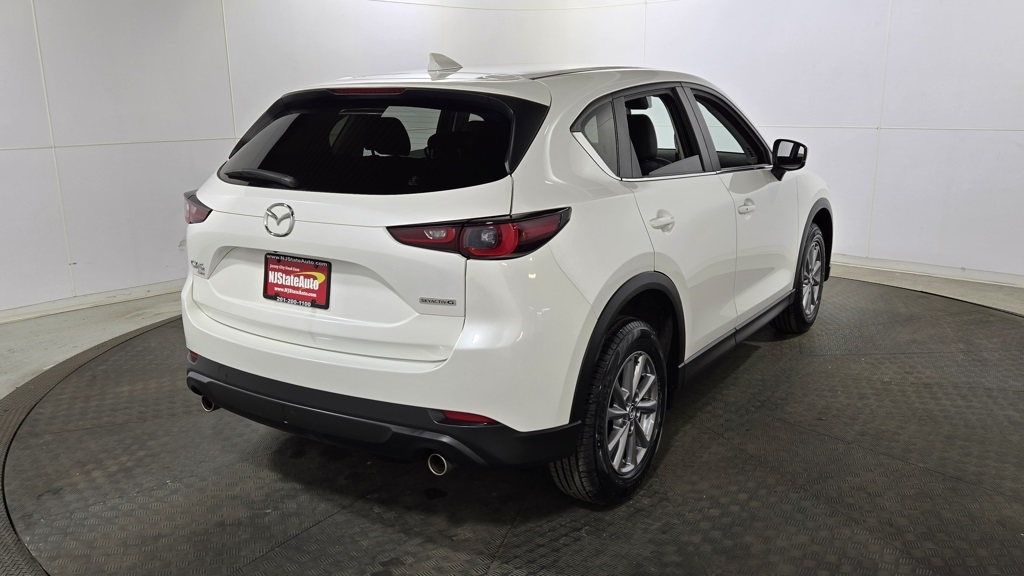 Vehicle image 5 of 31