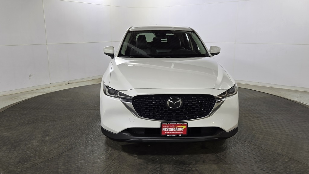 Vehicle image 2 of 31