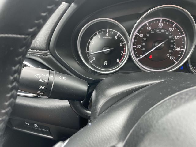 Vehicle image 33 of 41