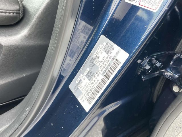 Vehicle image 21 of 41