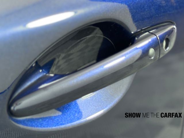 Vehicle image 27 of 40
