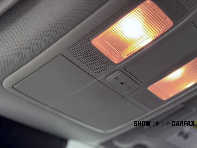 Vehicle image 23 of 40