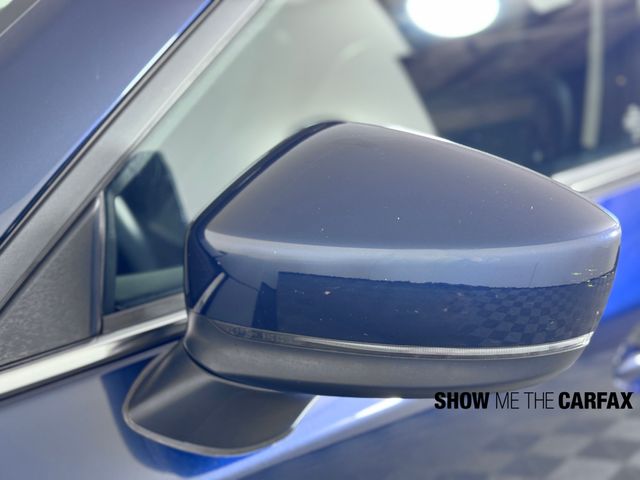 Vehicle image 26 of 40
