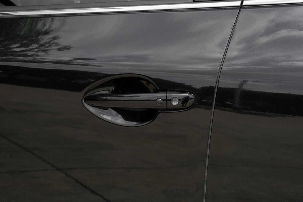 Vehicle image 62 of 71