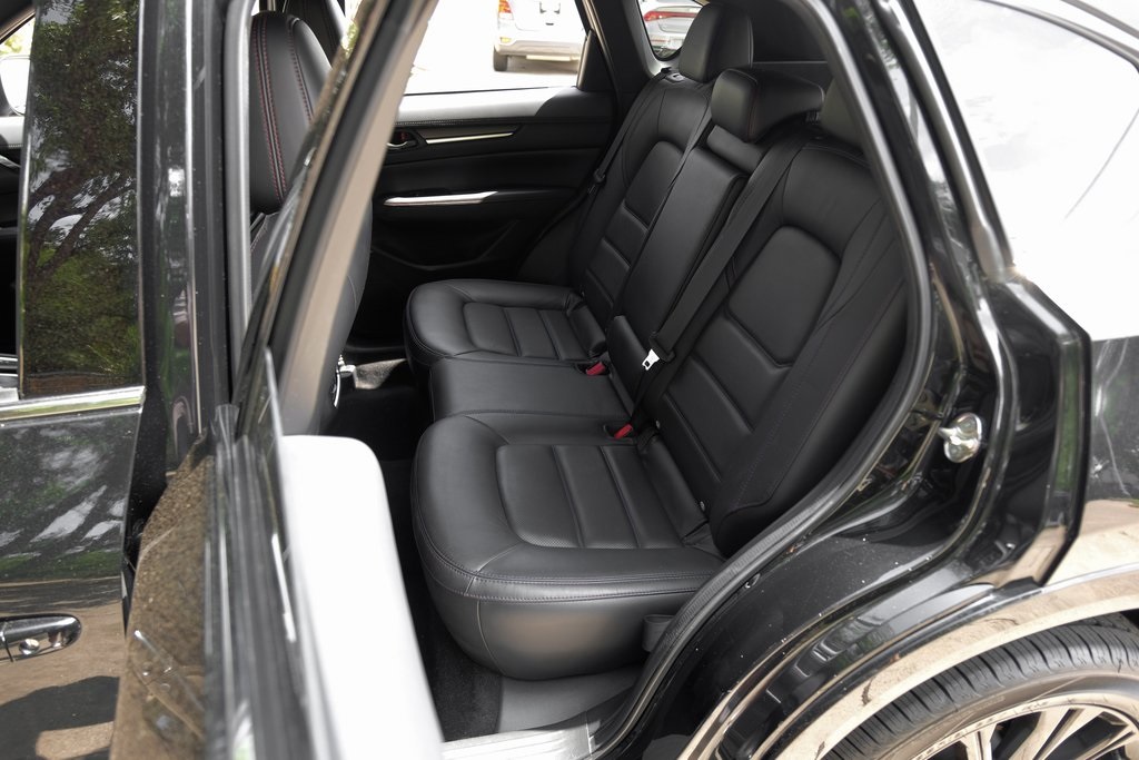 Vehicle image 31 of 71