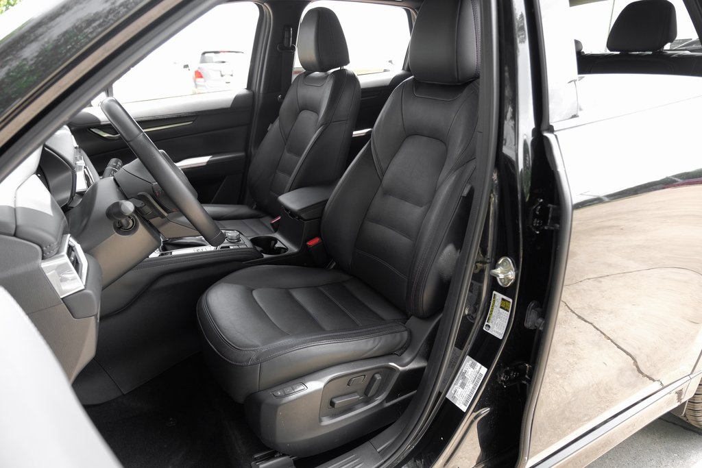 Vehicle image 28 of 71