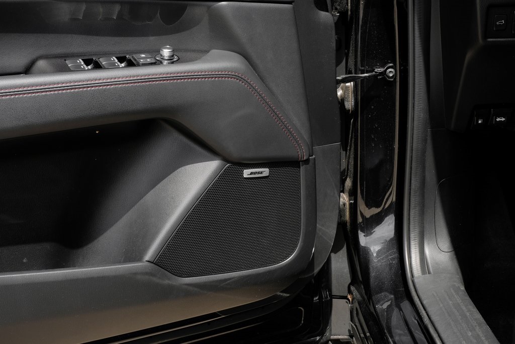 Vehicle image 61 of 71