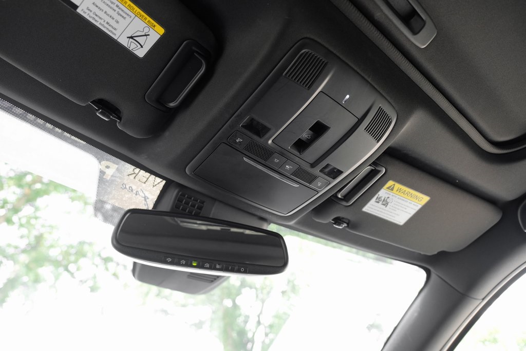 Vehicle image 65 of 71