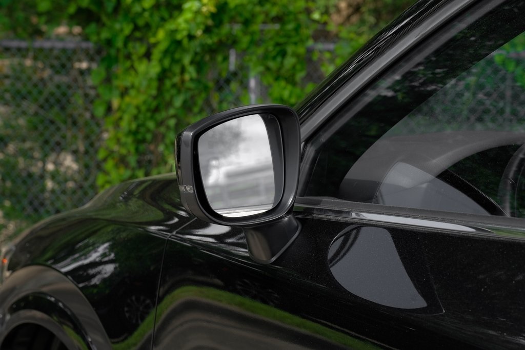 Vehicle image 66 of 71