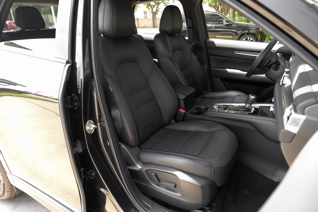 Vehicle image 26 of 71